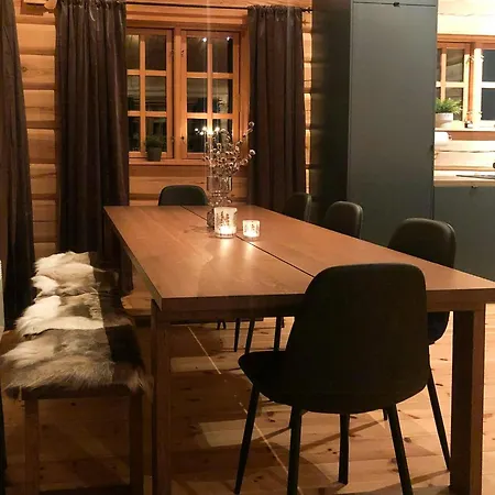 Semesterbostad Spacious Log Near Hardangervidda *